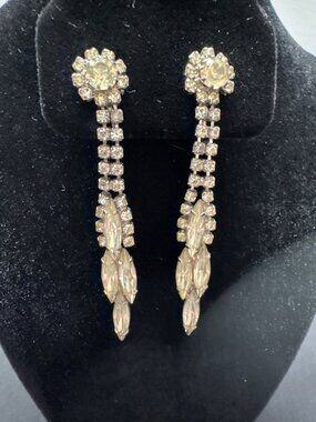 Vintage Weiss Rhinestone Dangle Clip-On Earrings Long Crystal Drop Jewelry